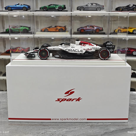1:18 Red Bull 2025 RB21 #1 japanischer GP Max Verstappen F1 Resin-Modell von Spark – siehe 14