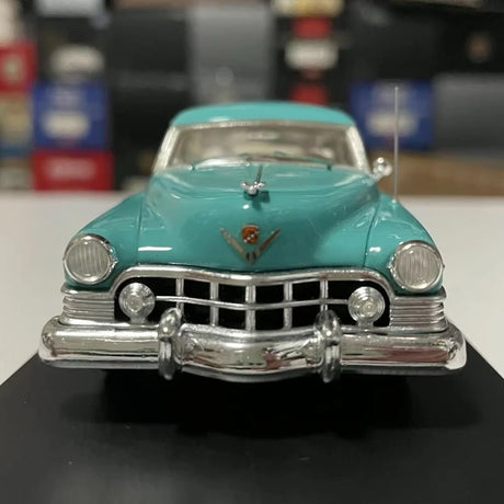 [Spark] 1:43 Cadillac 1950 Series 62 Berline Blue Model Car Resin