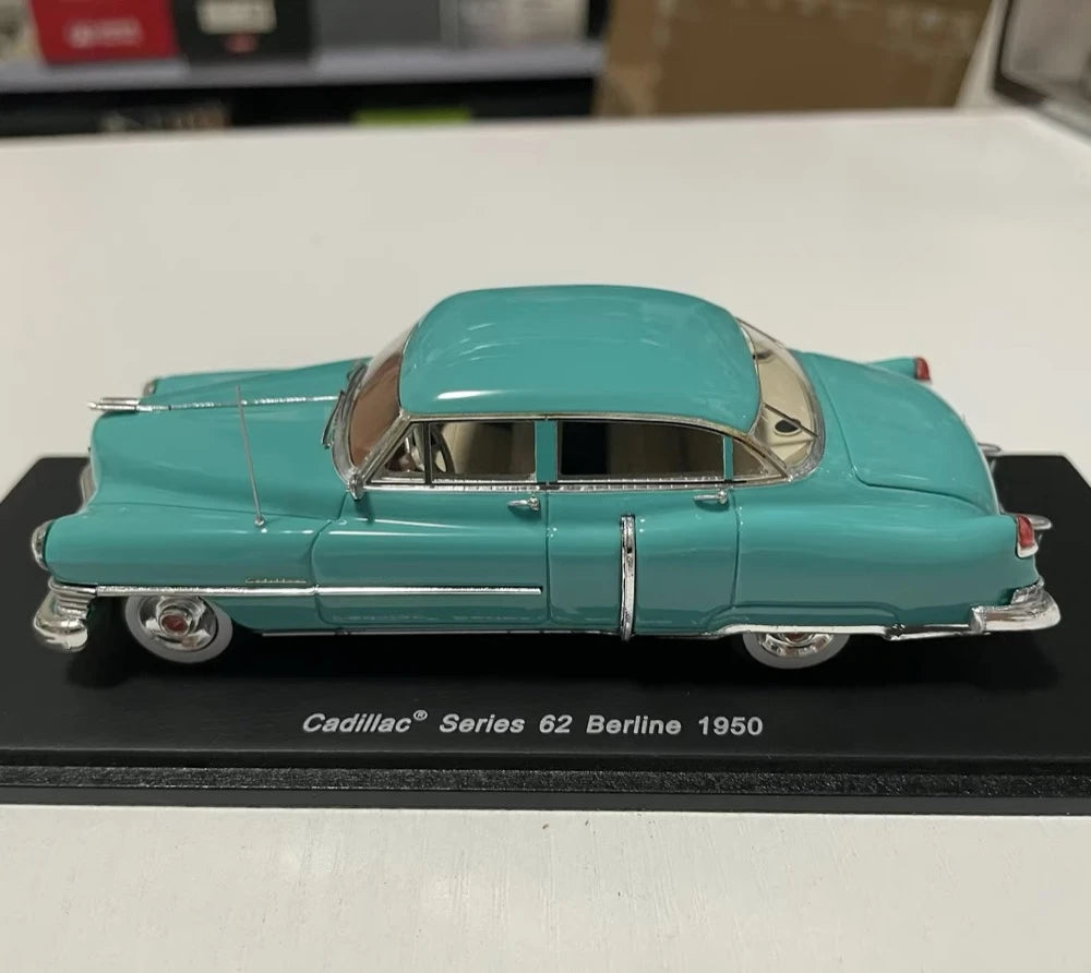 [Spark] 1:43 Cadillac 1950 Series 62 Berline Blue Model Car Resin