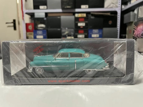 [Spark] 1:43 Cadillac 1950 Series 62 Berline Blue Model Car Resin