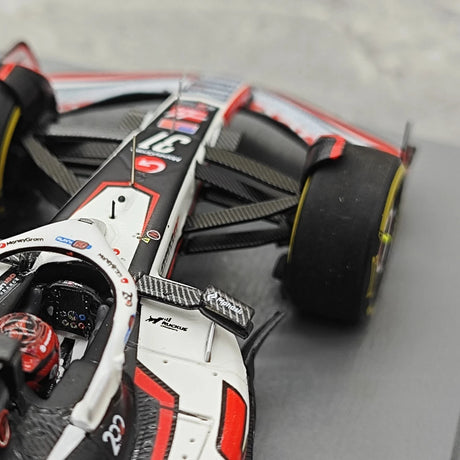 1:43 Haas 2025 VF-25 #31 kanadischer GP Esteban Ocon F1 Resin-Modell von Spark – Ansicht 13