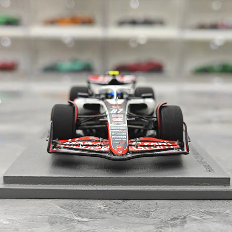 1:43 Haas 2025 VF-25 #87 Canadian GP Oliver Bearman F1 Resin-Modell von Spark – Ansicht 1