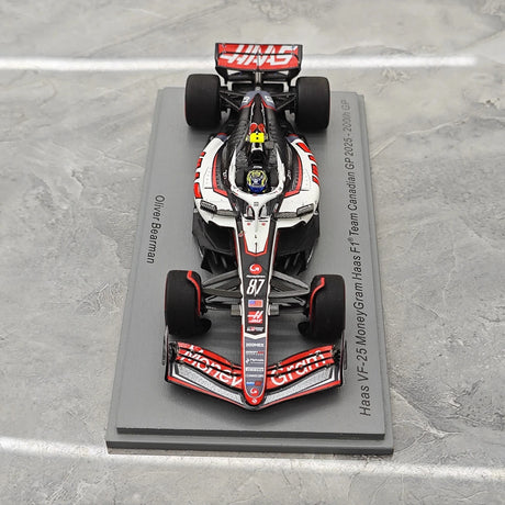 1:43 Haas 2025 VF-25 #87 Canadian GP Oliver Bearman F1 Harzmodellauto von Spark – Ansicht 2