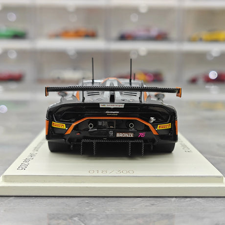 Lamborghini 2025 Huracan GT3 EVO 2 Barwell Motorsport #76 1:43 Harz-Sammlermodell von Spark – Ansicht 7