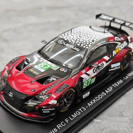 Lexus 2025 RC F LMGT3 #87 1:43 24h Le Mans -hartsikeräilymalli Spark :ltä – näkymä 4