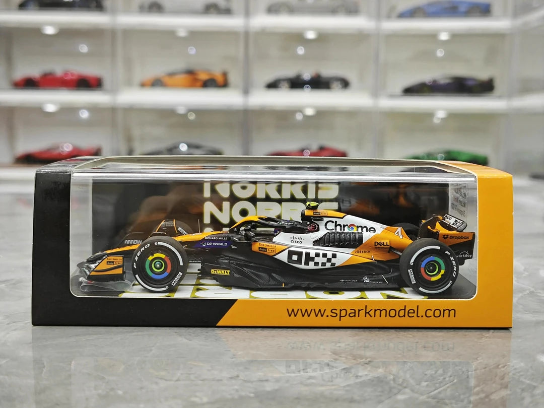 1:43 McLaren 2024 MCL38 #4 Singapore GP Lando Norris F1 model car by Spark - view 17