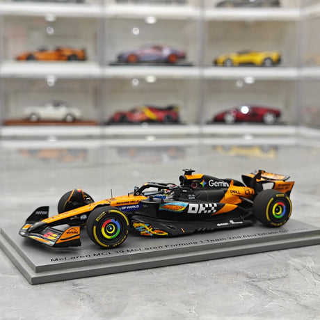 1:43 McLaren 2025 MCL39 #81 أبوظبي GP أوسكار بياستري، نموذج سيارة من الراتنج F1 من Spark - عرض 3