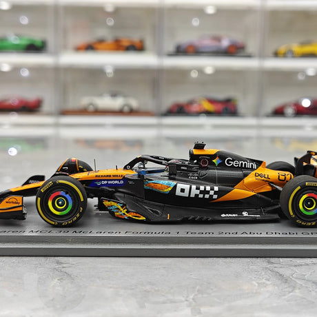 1:43 McLaren 2025 MCL39 #81 أبوظبي GP أوسكار بياستري F1 نموذج سيارة راتنج من إنتاج Spark - عرض 5