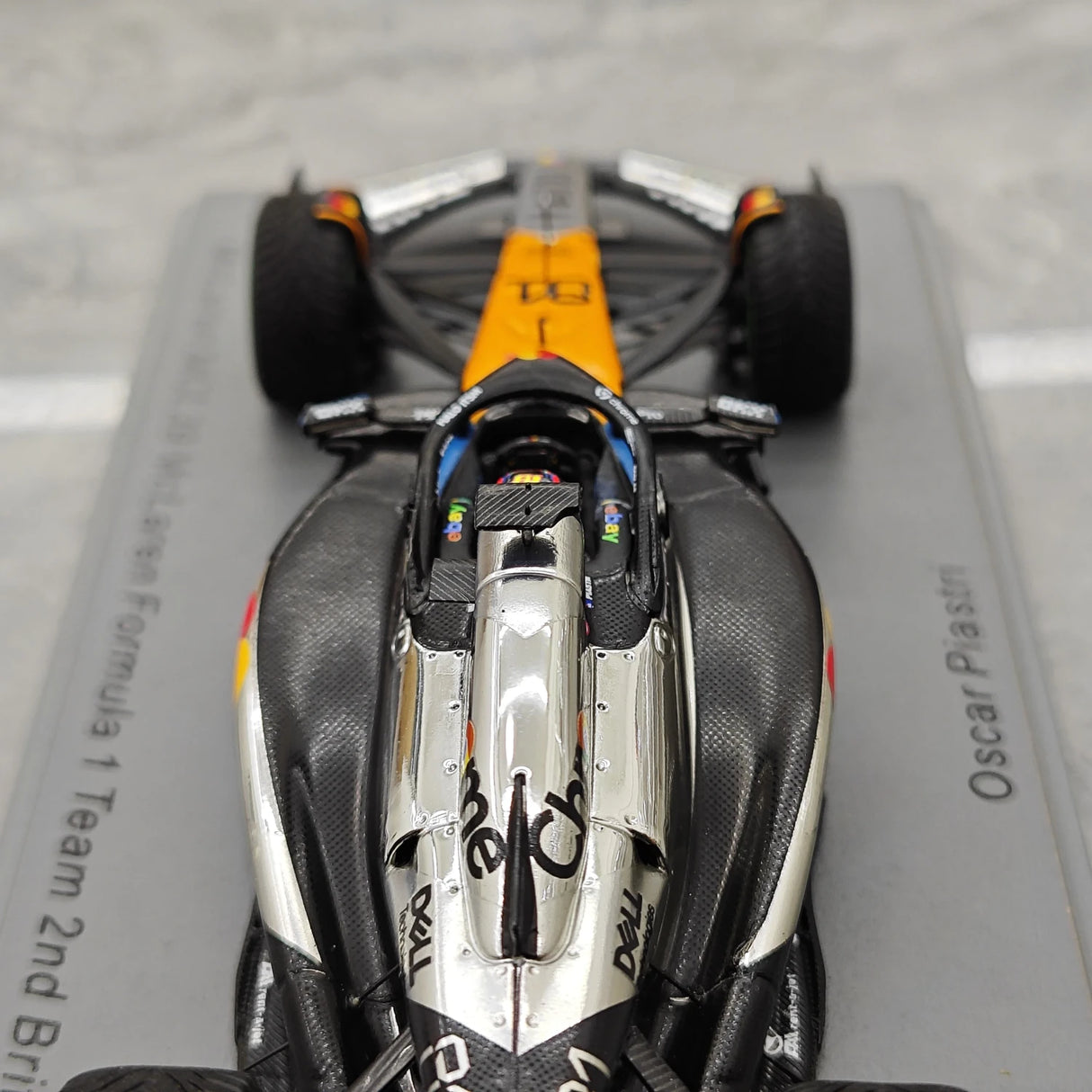 1:43 McLaren 2025 MCL39 #81 British GP Oscar Piastri F1 resinmodell av Spark - vy 12