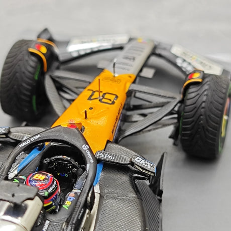 1:43 McLaren 2025 MCL39 #81 GP بريطانيا أوسكار بياستري نموذج سيارة من الراتنج F1 من Spark - عرض 13