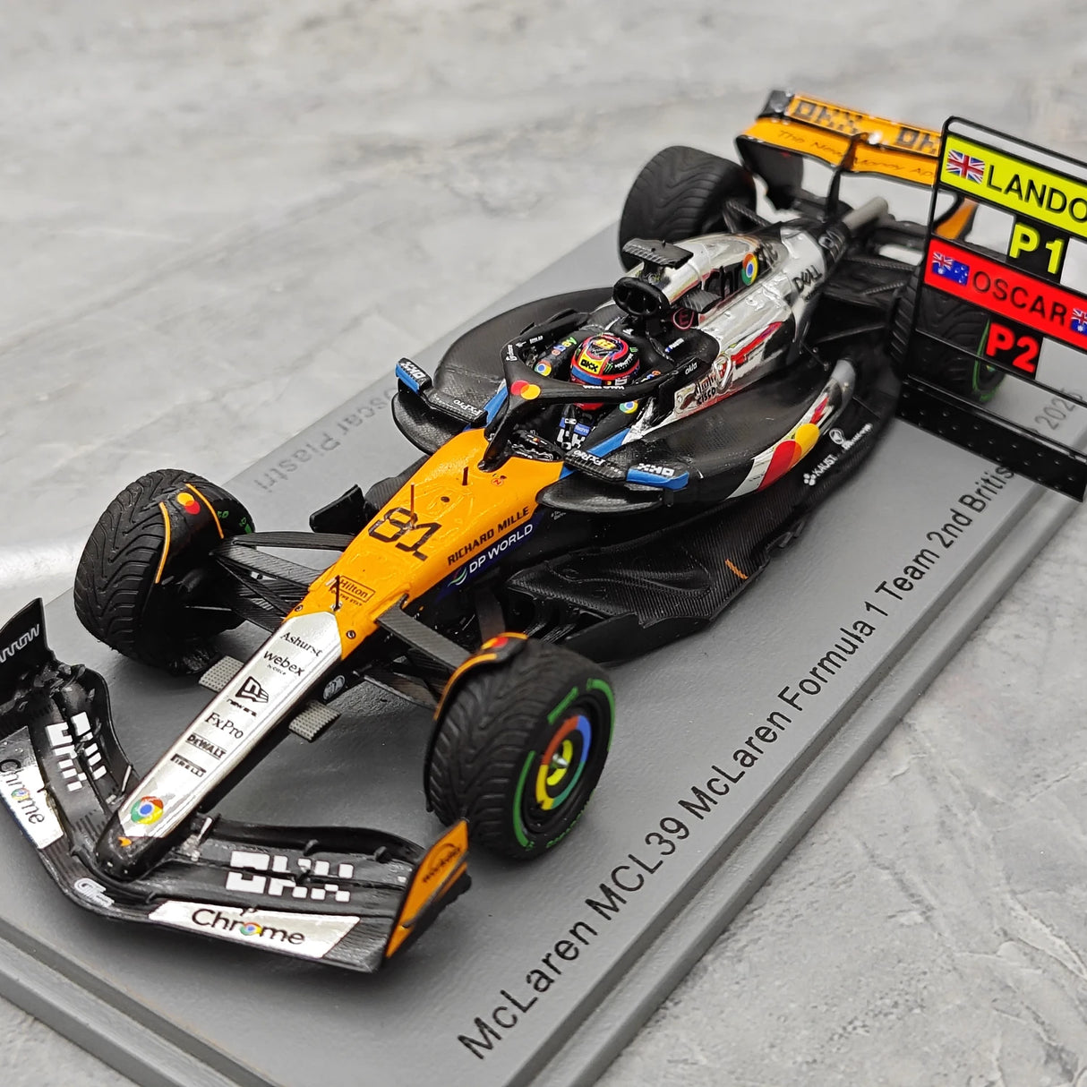 1:43 McLaren 2025 MCL39 #81 British GP Oscar Piastri F1 resinmodell från Spark - vy 4