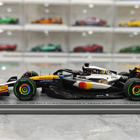 1:43 McLaren 2025 MCL39 #81 GP بريطانيا أوسكار بياستري، نموذج سيارة F1 من الراتنج من إنتاج Spark - عرض 5