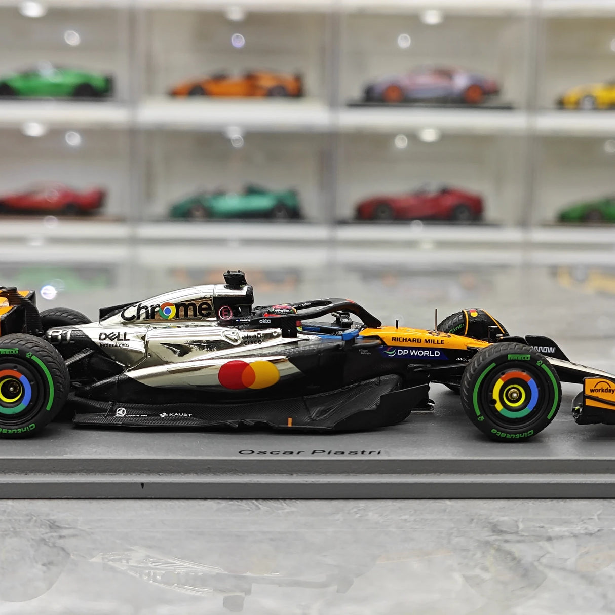 1:43 McLaren 2025 MCL39 #81 British GP Oscar Piastri F1 resinmodell av Spark - vy 9