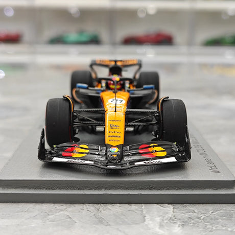 1:43 McLaren 2025 MCL39 #81 GP espanhol Oscar Piastri F1 modelo de carro em resina da Spark - ver 1