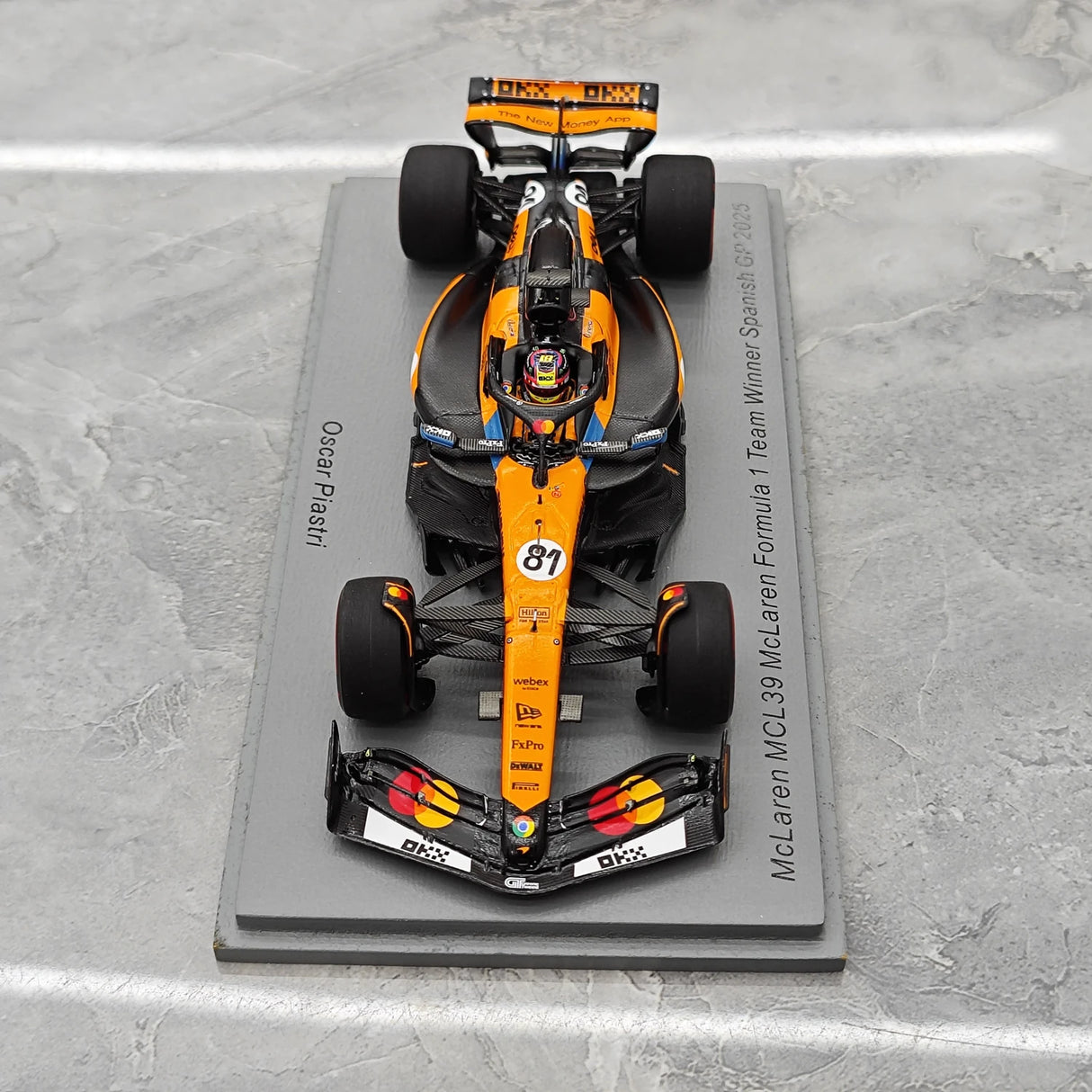 1:43 McLaren 2025 MCL39 #81 GP español Oscar Piastri F1 modelo de coche de resina de Spark - ver 2