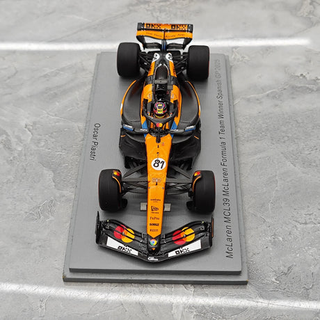 1:43 McLaren 2025 MCL39 #81 GP espanhol Oscar Piastri F1 modelo de resina da Spark - ver 2