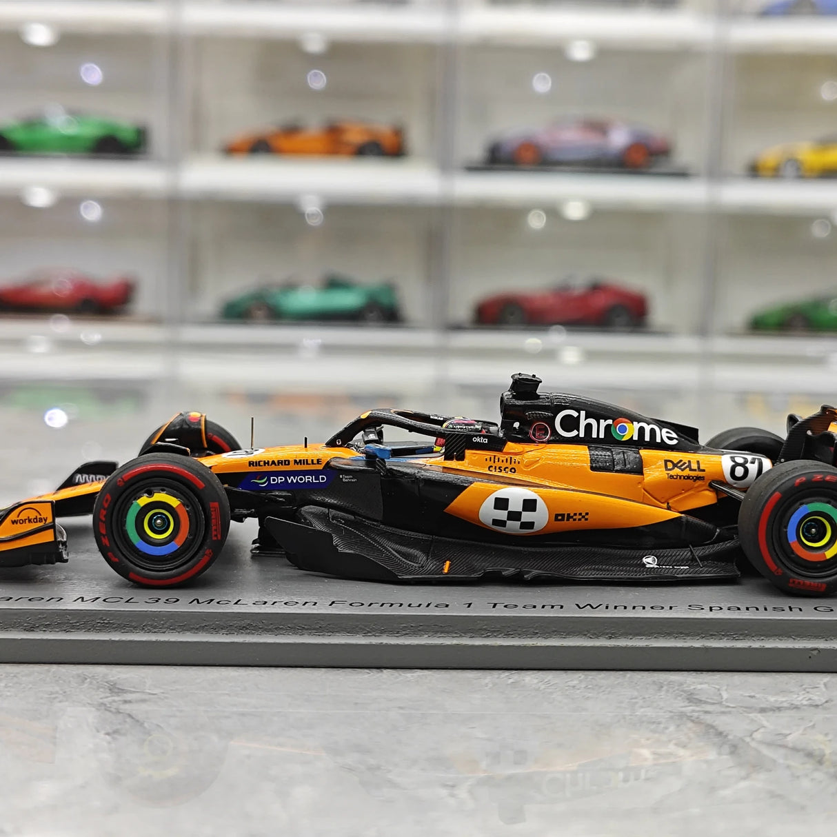 1:43 McLaren 2025 MCL39 Modelo de coche de resina F1 GP español #81 Oscar Piastri por Spark - ver 5