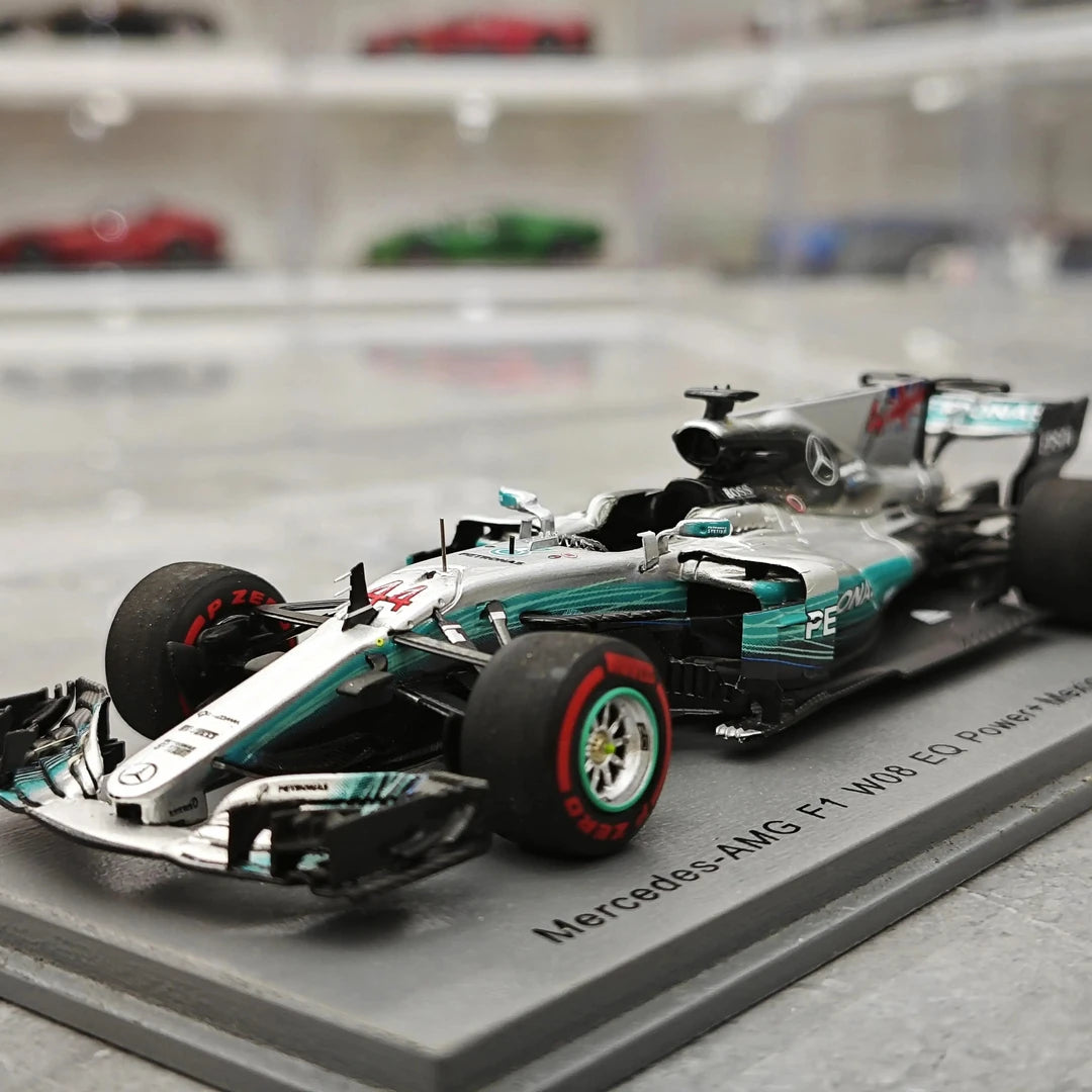 1:43 Mercedes-AMG 2017 F1 W08 #44 Mexican GP Lewis Hamilton F1 model car by Spark - view 3