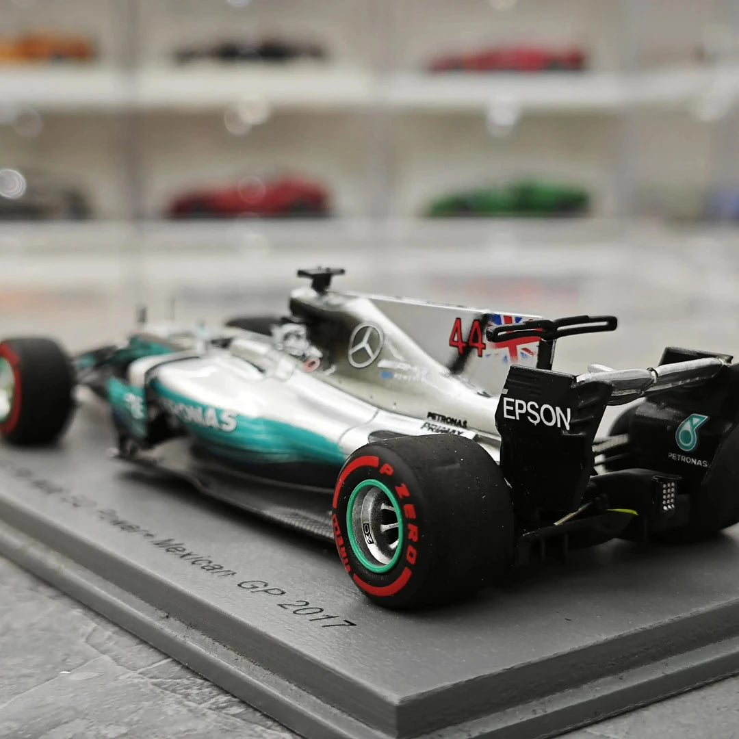 1:43 Mercedes-AMG 2017 F1 W08 #44 Mexican GP Lewis Hamilton F1 model car by Spark - view 6