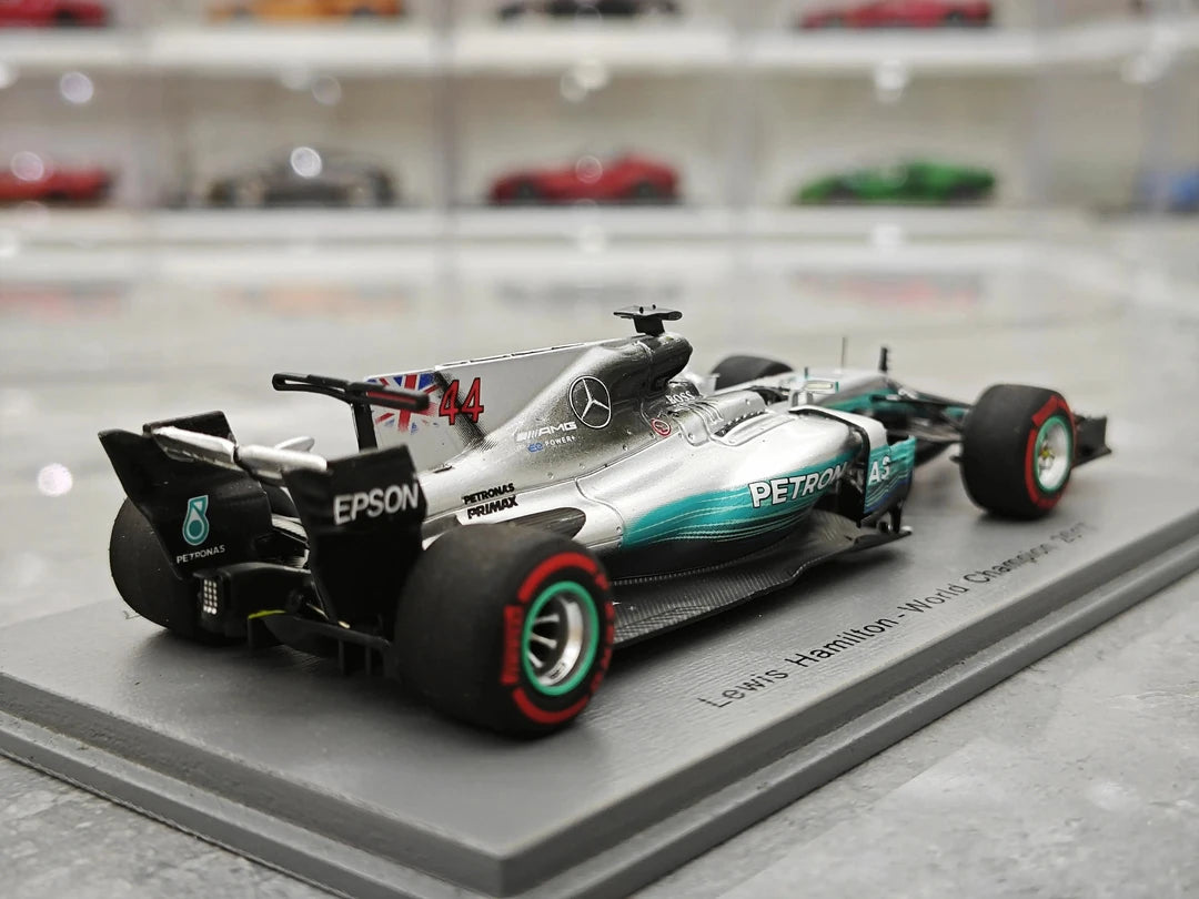 1:43 Mercedes-AMG 2017 F1 W08 #44 Mexican GP Lewis Hamilton F1 model car by Spark - view 8