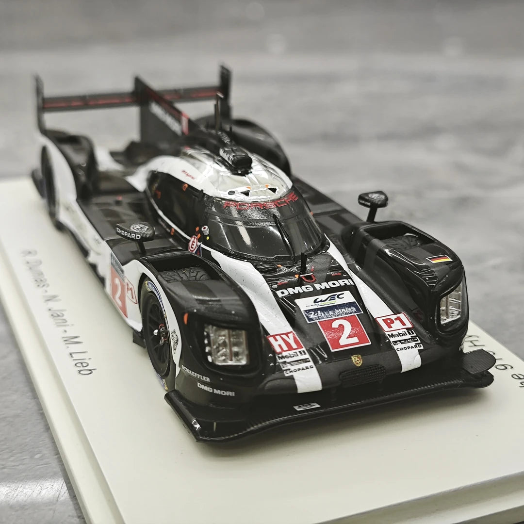 1:43 Porsche 2016 919 Hybrid #2 Winner 24h Le Mans model car by Spark - view 10