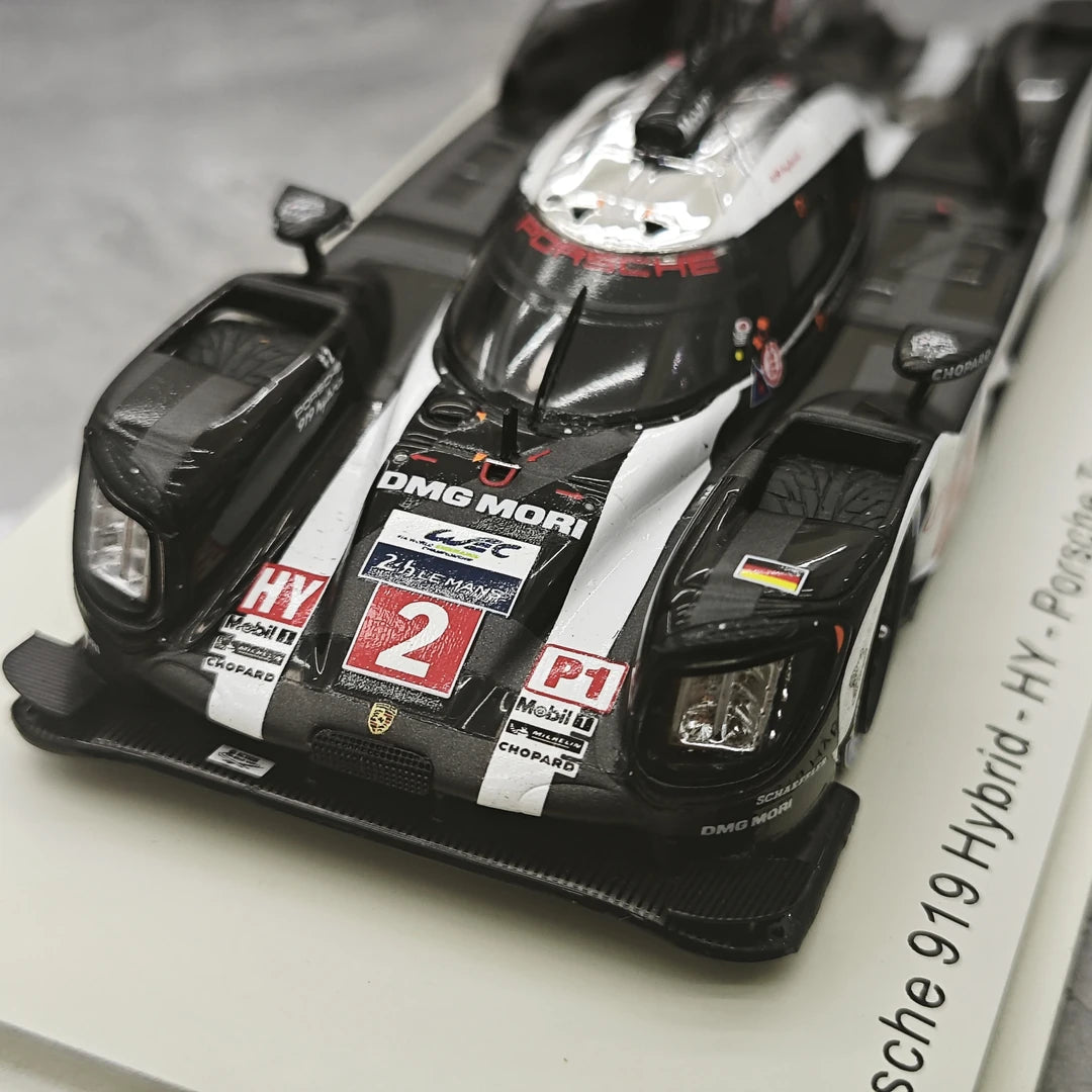 1:43 Porsche 2016 919 Hybrid #2 Winner 24h Le Mans model car by Spark - view 11