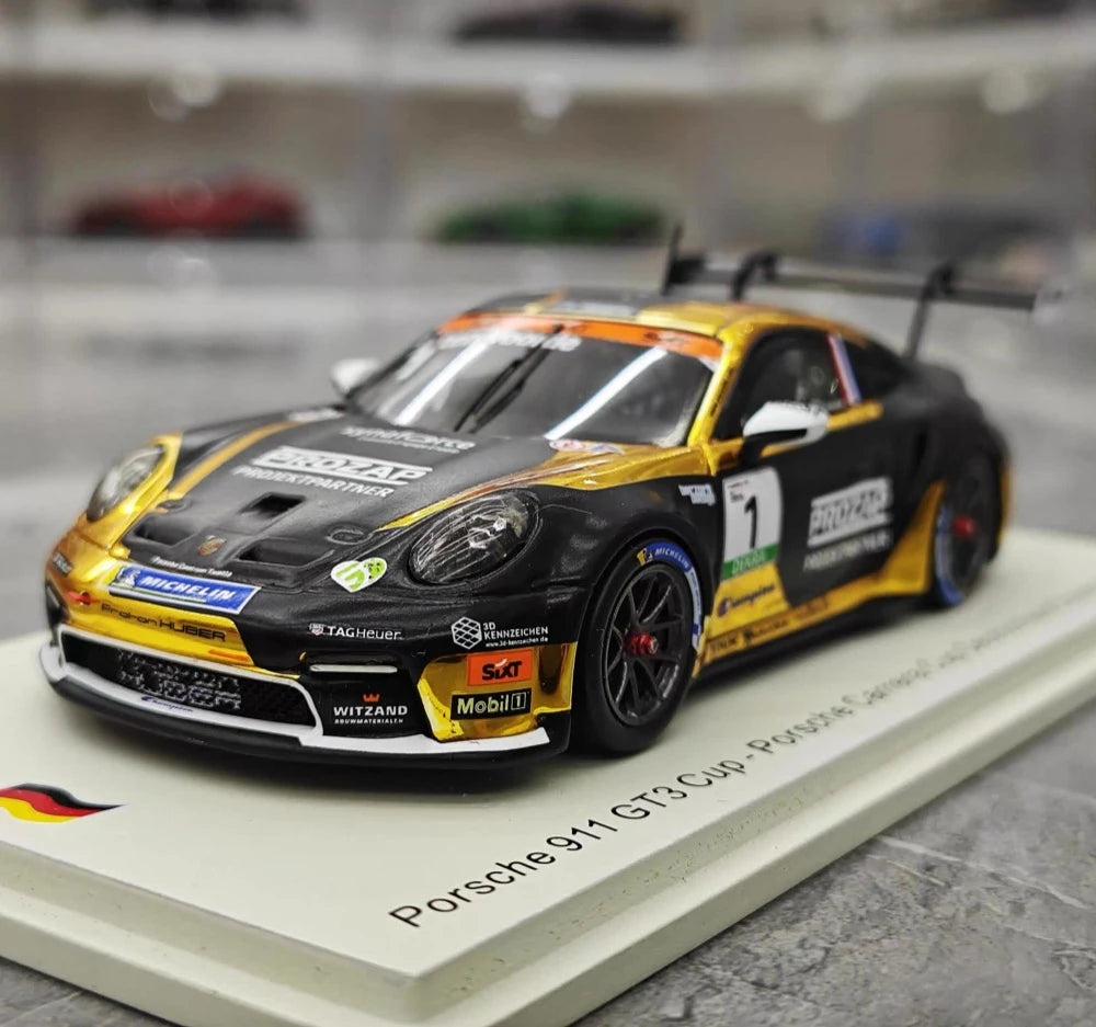 [Spark] 1:43 Porsche 2024 911 992 GT3 #1 - Porsche Carrera Cup voiture miniature Resin / Closed Body