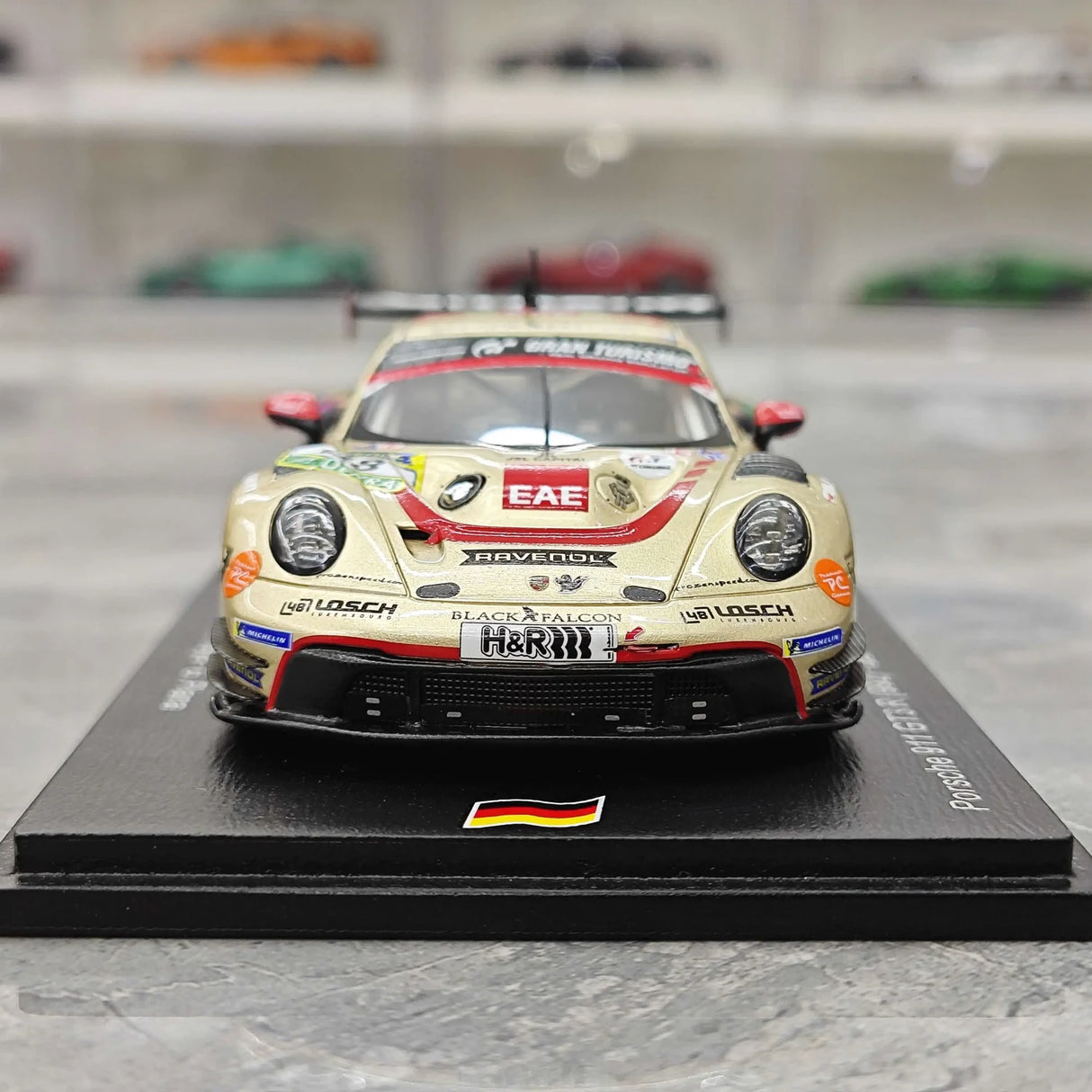 Porsche 2025 911 992 GT3 R Black Falcon Team EAE #48 1:43 24h Nurburgring resin verzamelmodel van Spark - bekijk 1