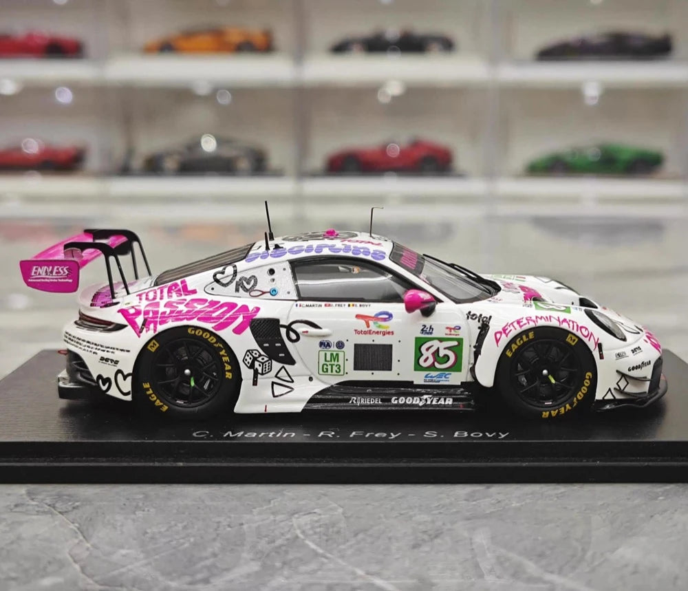[Spark] 1:43 Porsche 2025 911 992 GT3 R LMGT3 - Iron Dames - Le Mans 24H Model Car Resin