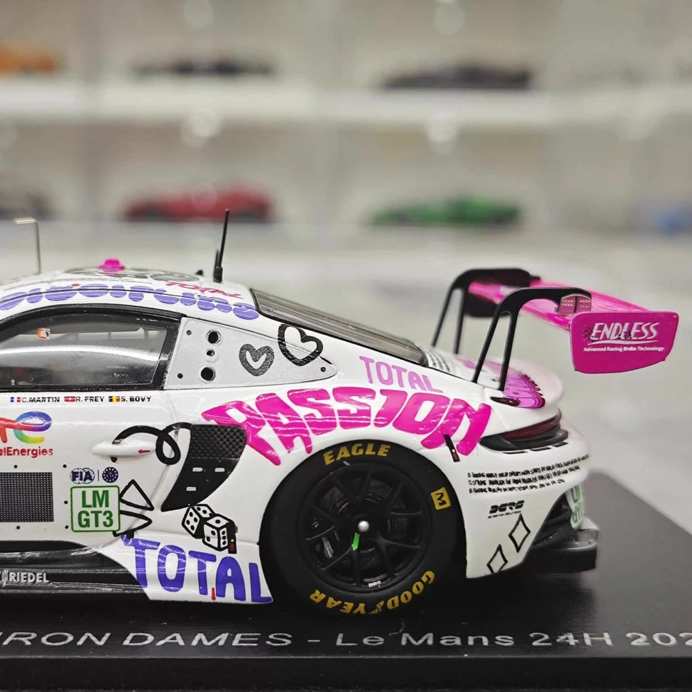 [Spark] 1:43 Porsche 2025 911 992 GT3 R LMGT3 - Iron Dames - Le Mans 24H Model Car Resin