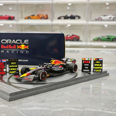 1:43 Red Bull 2022 RB18 #1 Abu Dhabi GP Max Verstappen F1 modelo de resina da Spark - ver 14
