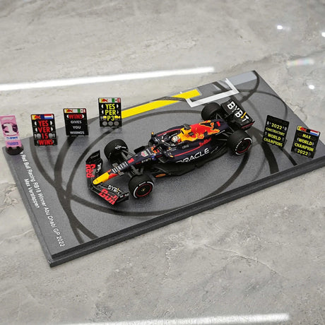1:43 Red Bull 2022 RB18 #1 Abu Dhabi GP Max Verstappen F1 modelo de resina da Spark - ver 4