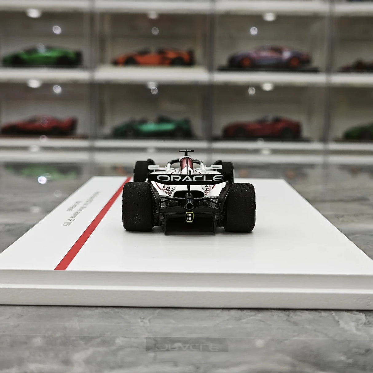 1:43 Red Bull 2025 RB21 #1 giapponese GP Max Verstappen F1 modello in resina di Spark - vista 7