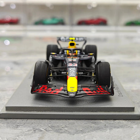 1:43 Red Bull 2025 RB21 #22 Imola GP Yuki Tsunoda F1 modelo de resina da Spark - ver 1