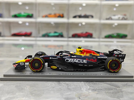 1:43 Red Bull 2025 RB21 #22 Imola GP Yuki Tsunoda F1 modelo de resina da Spark - ver 5