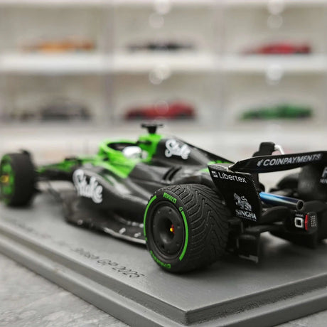 1:43 Sauber 2025 C45 #27 British GP Nico Hulkenberg F1 modelo de carro em resina da Spark - ver 6