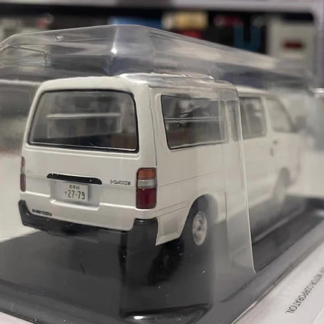 [Spark] 1:43 Toyota 1993 Hiace H100 vit modellbil harts