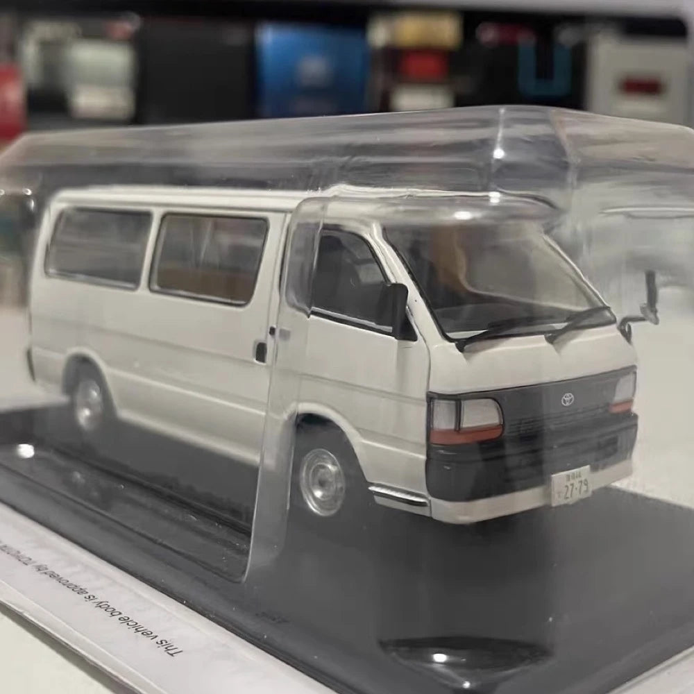 [Spark] 1:43 Toyota 1993 Hiace H100 White Model Car Resin
