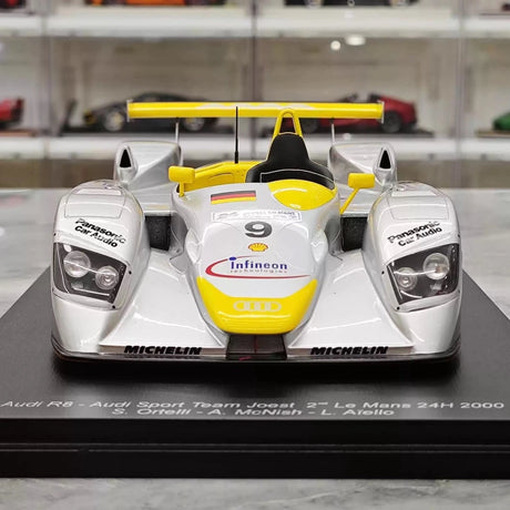 [Spark] 1:18 Audi 2000 R8 #8 Winner 24h Le Mans modelauto Hars / Closed Body