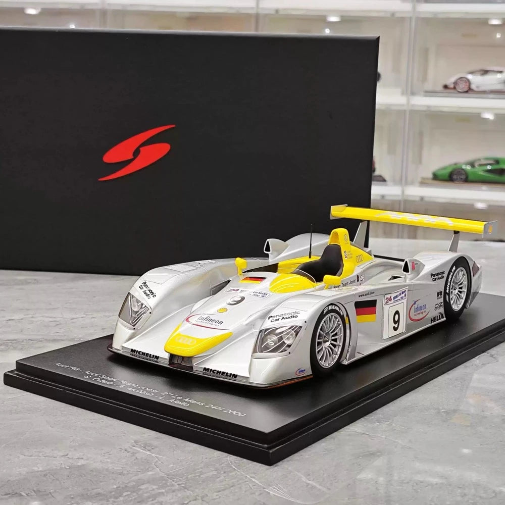 [Spark] 1:18 Audi 2000 R8 #8 Winner 24h Le Mans Model Car Resin / Closed Body