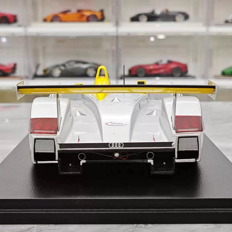 [Spark] 1:18 Audi 2000 R8 #8 Winner 24h Le Mans modelauto Hars / Closed Body