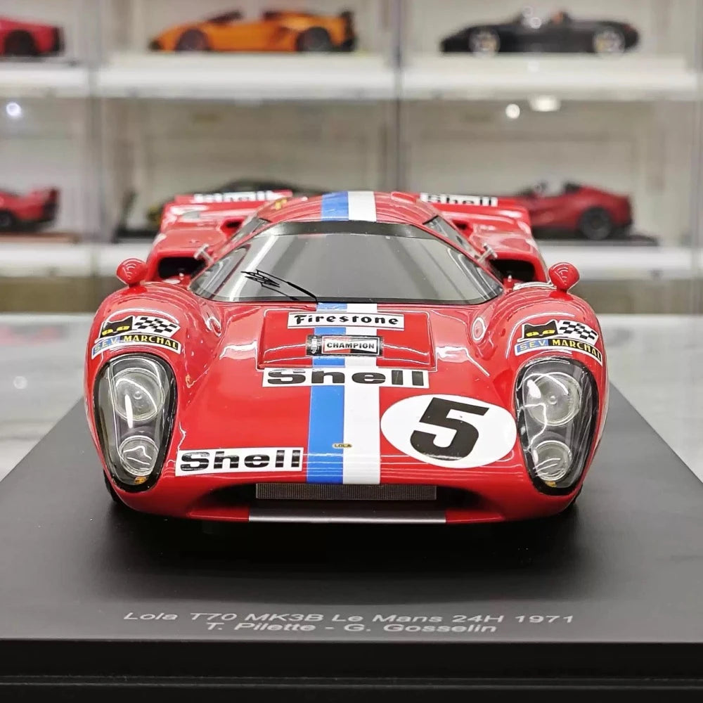 [Spark] 1:18 Lola 1971 T70 MK3B #5 24h Le Mans Pilette modellbil resin / Closed Body