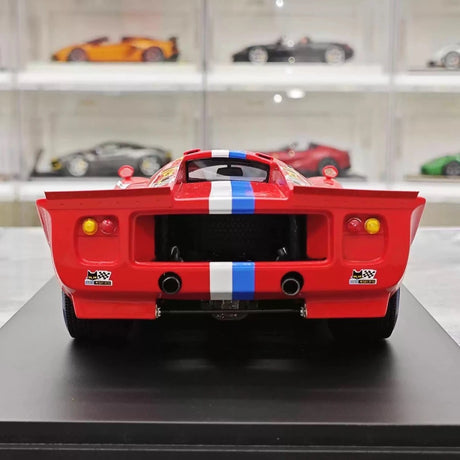 [Spark] 1:18 Lola 1971 T70 MK3B #5 24h Le Mans Pilette modelauto Hars / Closed Body