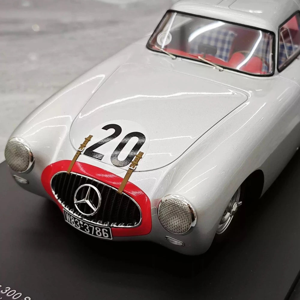 [Spark] 1:18 Mercedes-Benz 1952 300 SL #20 2nd 24h Le Mans modellbil harts / Closed Body