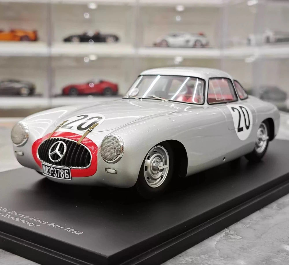 [Spark] 1:18 Mercedes-Benz 1952 300 SL #20 2nd 24h Le Mans modellbil harts / Closed Body
