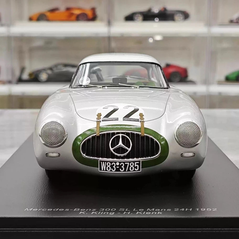 [Spark] 1:18 Mercedes-Benz 1952 300 SL #22 24h Le Mans modellbil harts / Closed Body
