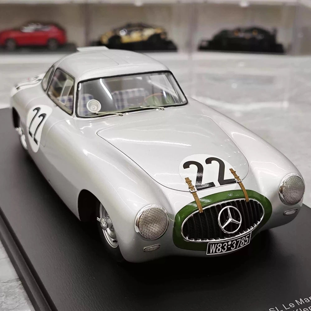[Spark] 1:18 Mercedes-Benz 1952 300 SL #22 24h Le Mans modellbil harts / Closed Body
