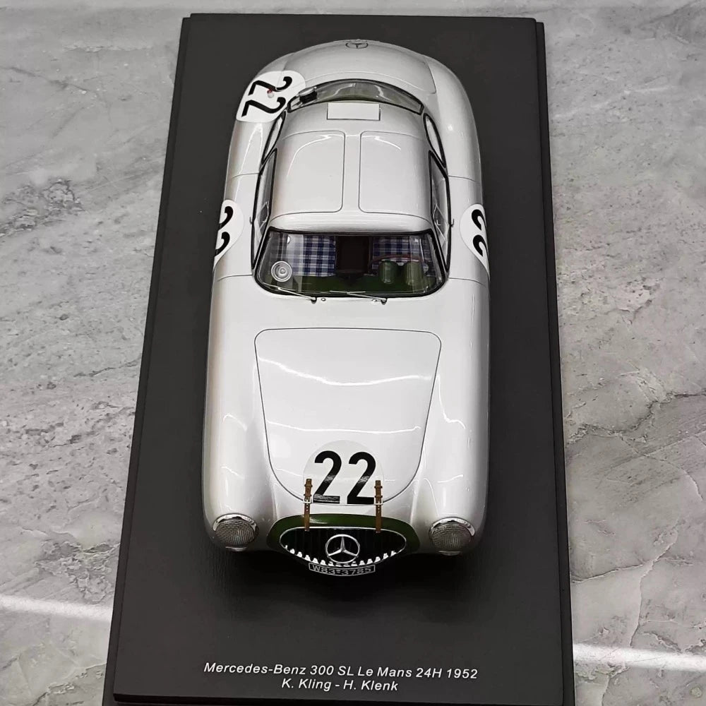 [Spark] 1:18 Mercedes-Benz 1952 300 SL #22 24h Le Mans modellbil harts / Closed Body