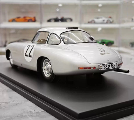 [Spark] 1:18 Mercedes-Benz 1952 300 SL #22 24h Le Mans modelauto Hars / Closed Body