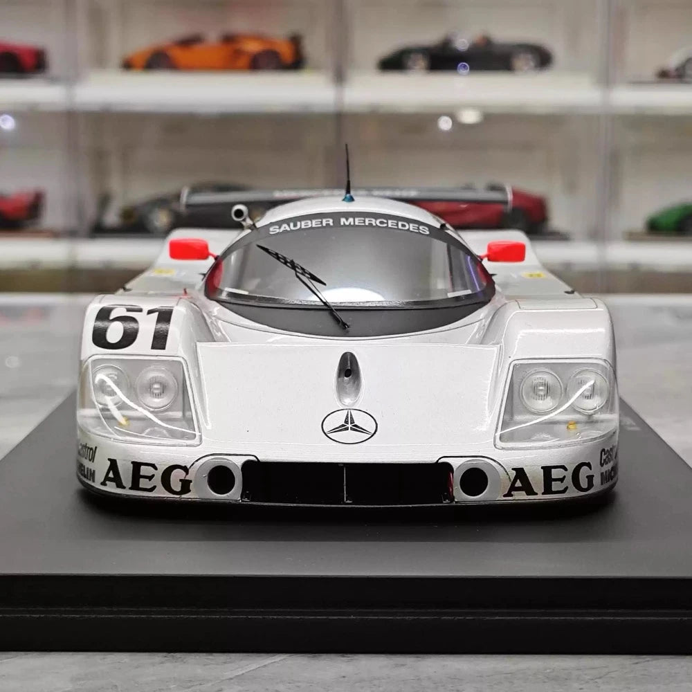 [Spark] 1:18 Mercedes-Benz 1989 C9 #61 Le Mans Sauber modellbil harts / Closed Body